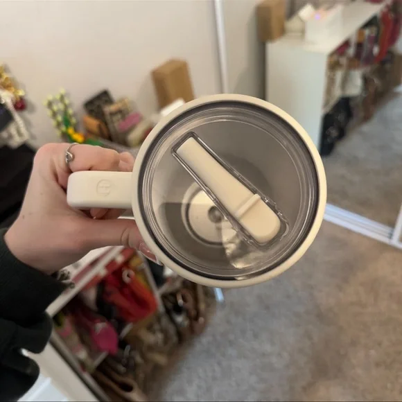 Poshmark Cream HydroJug White Insulated Water Bottle 40oz - Picture 6 of 7